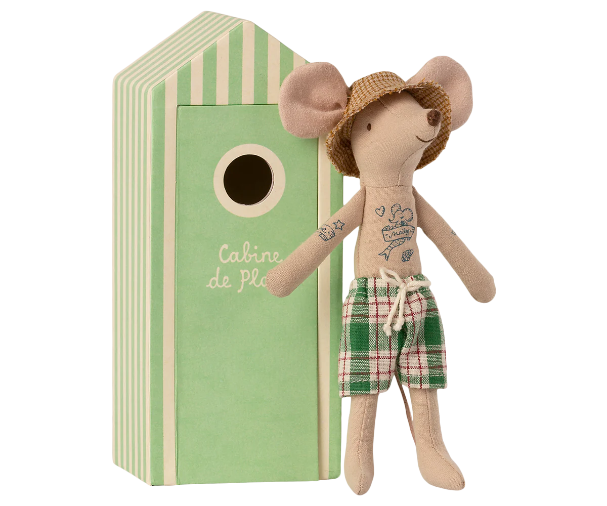 Strandmus, Far i strandhytte