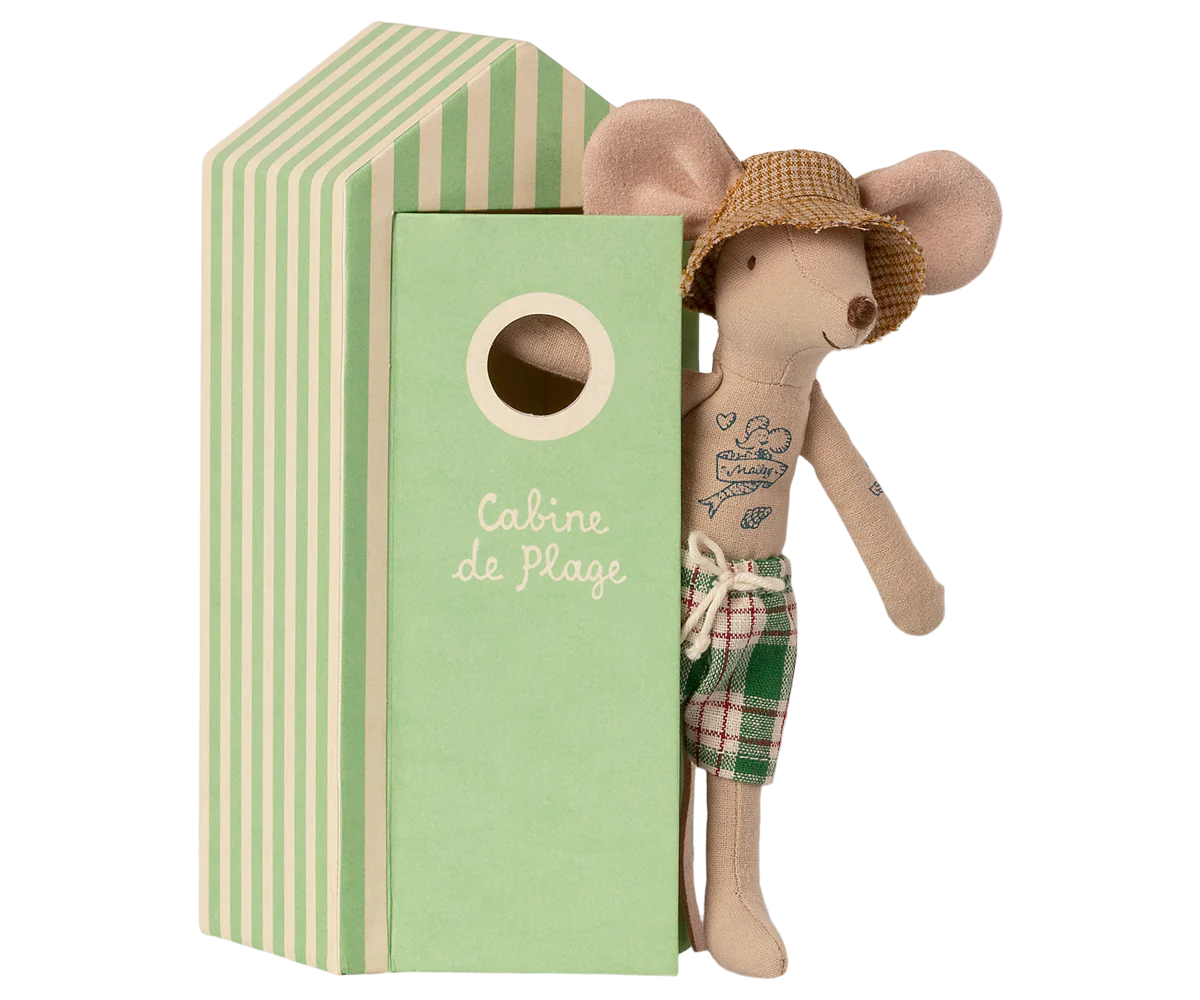 Strandmus, Far i strandhytte