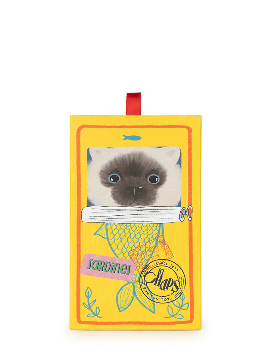 Eddie the Siamese in giftbox