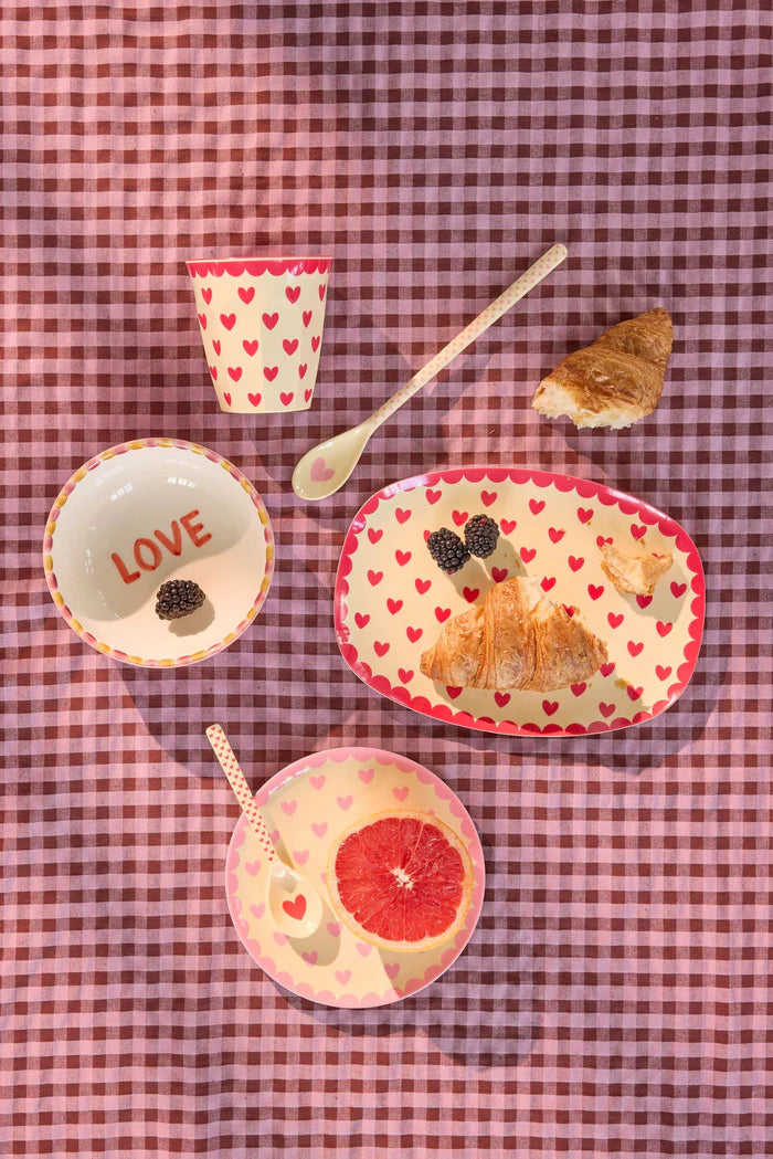 Rice Lille Rektangulær Sidetallerken - Rød - Favorite Hearts Print