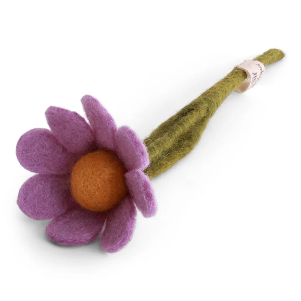 Lille anemone i lys lilla med blad  – håndlavet i filt