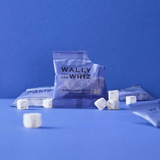 HYLDEBLOMSTVINGUMMI DRYSSET MED BLÅBÆRPULVER - POSE 11 G - WALLY AND WHIZ