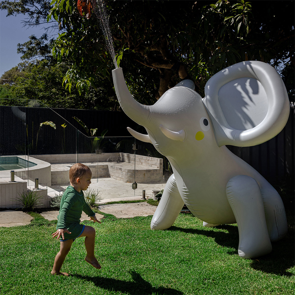 Oppustelig Giant Sprinkler -  Eli the Elephant
