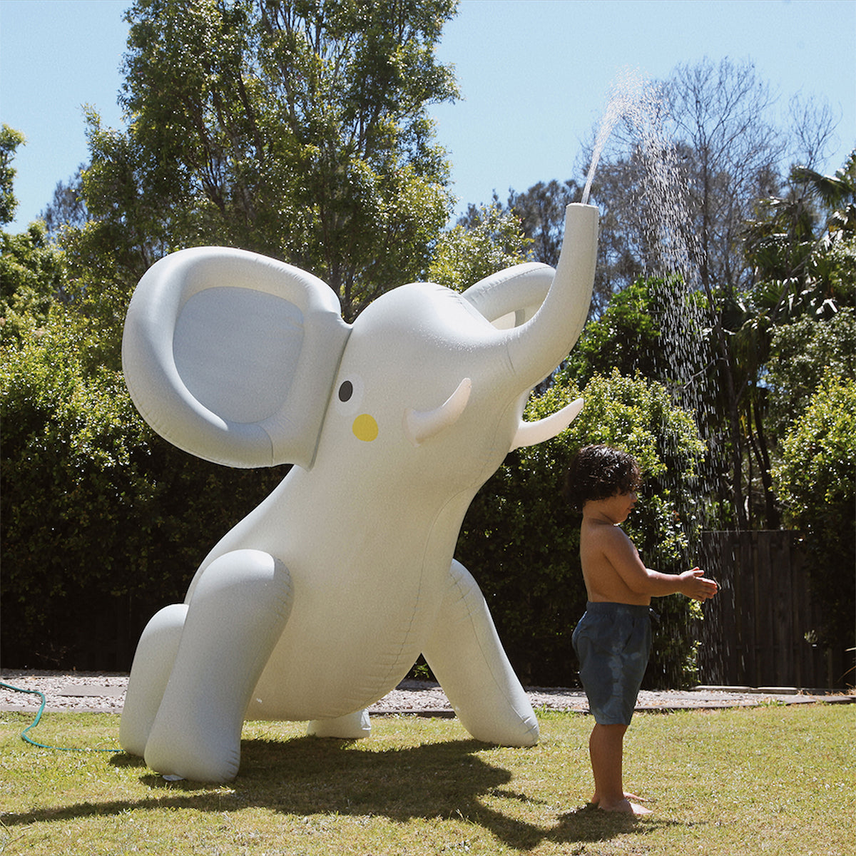 Oppustelig Giant Sprinkler -  Eli the Elephant