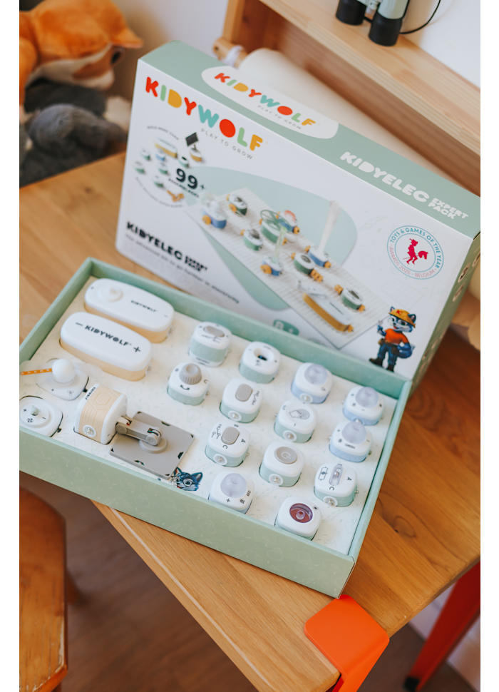 KIDYELEC-EXPERT - MY FIRST ELECTRICITY KIT - 18 PIECES