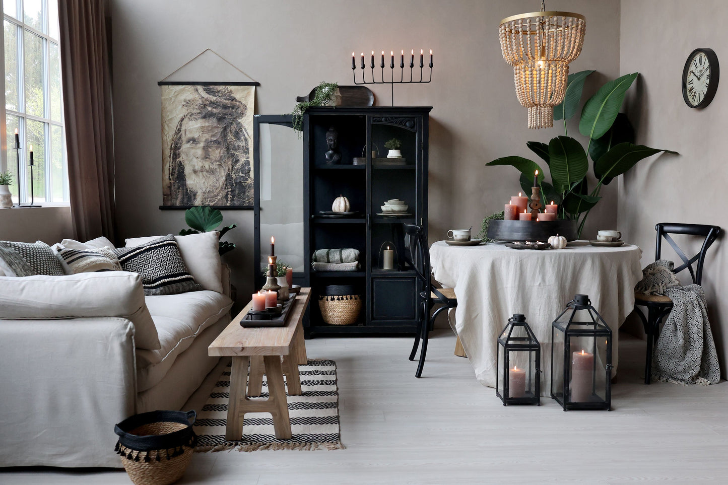 Kurv m. sorte frynser