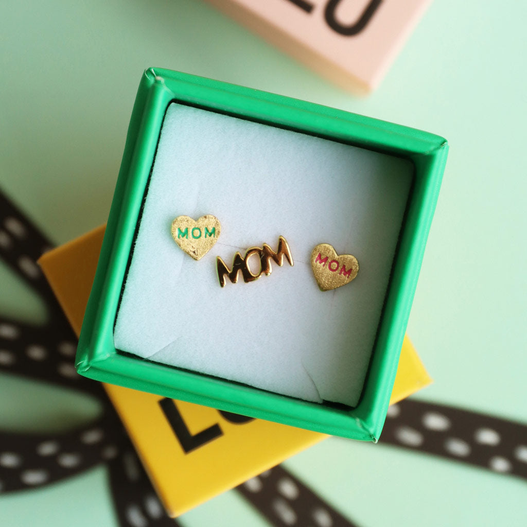 Ørestik - Word Mom earring  - Gold