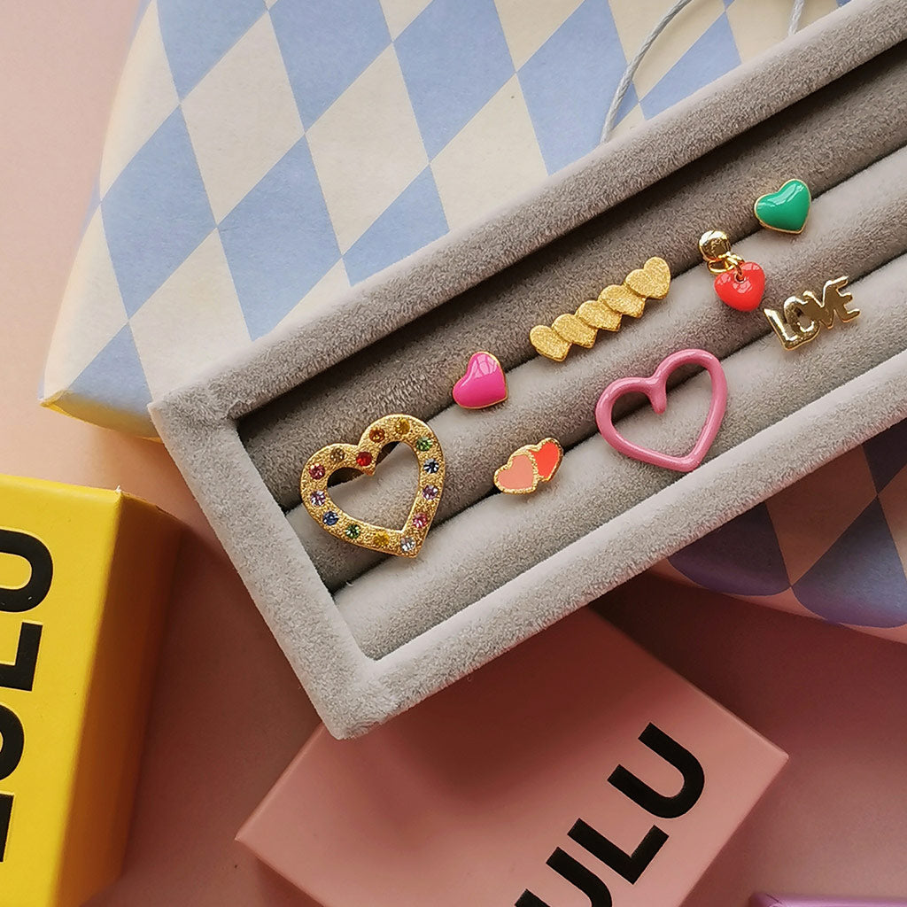 Ørestik - Word Love earring  - Gold
