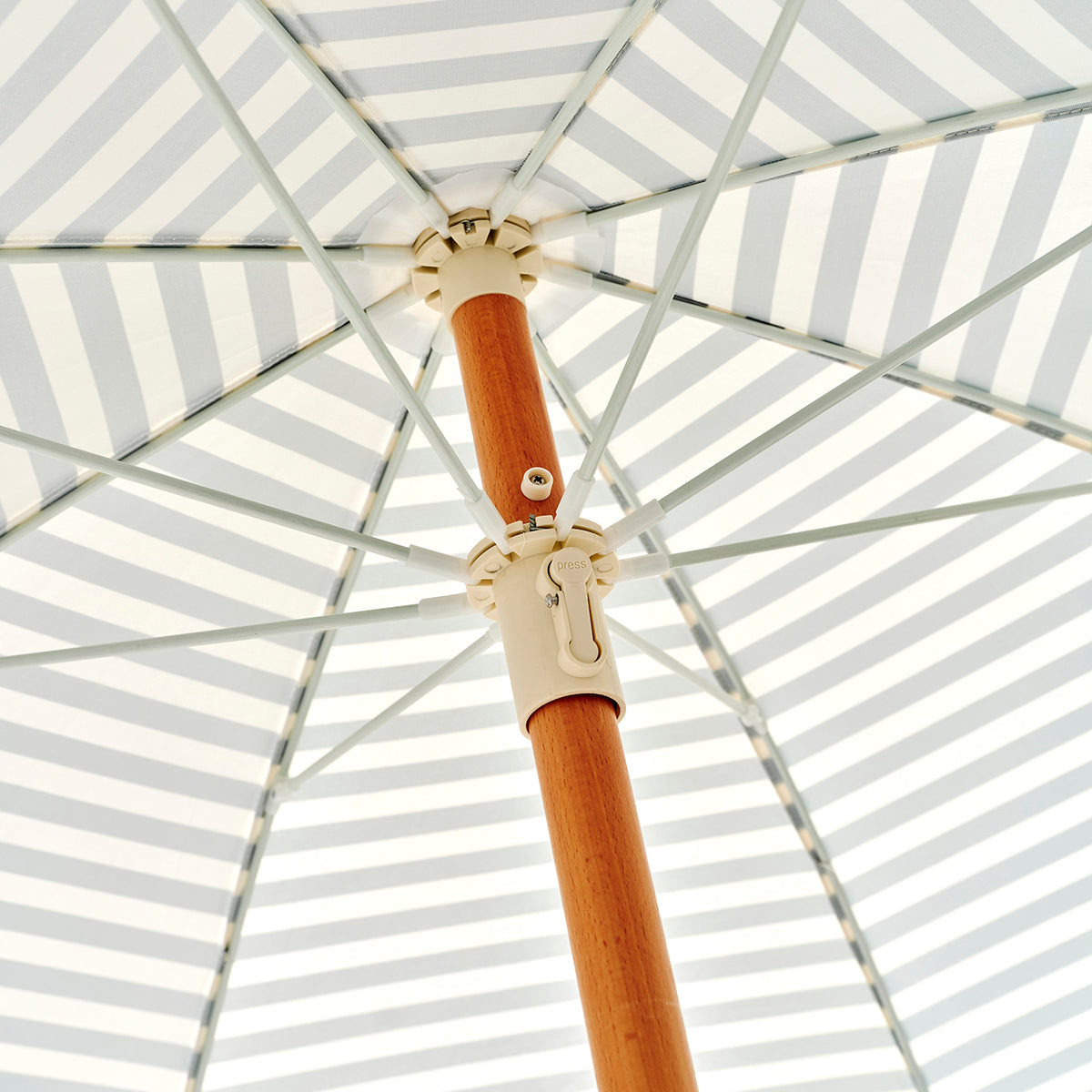 Parasol - LUXE BEACH UMBRELLA SEAGRASS STRIPE