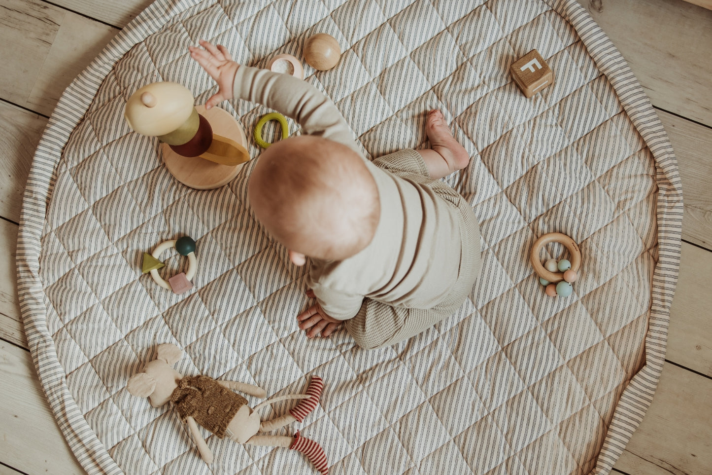 Play & Go baby legetæppe og opbevaring - Blue Stripes Organic