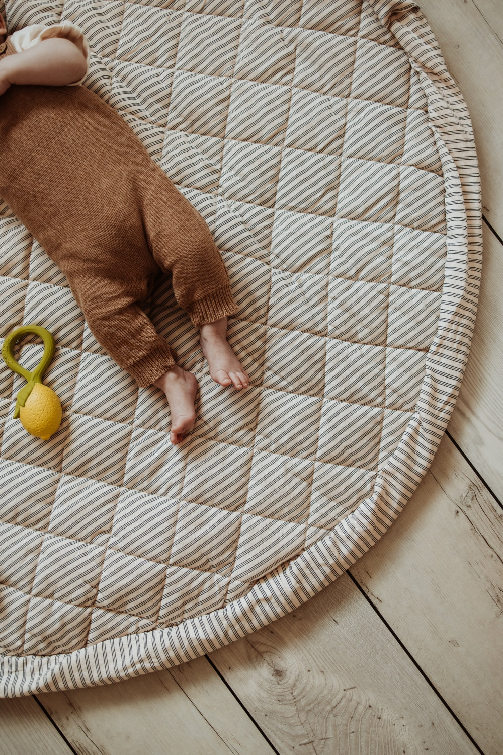 Play & Go baby legetæppe og opbevaring - Blue Stripes Organic