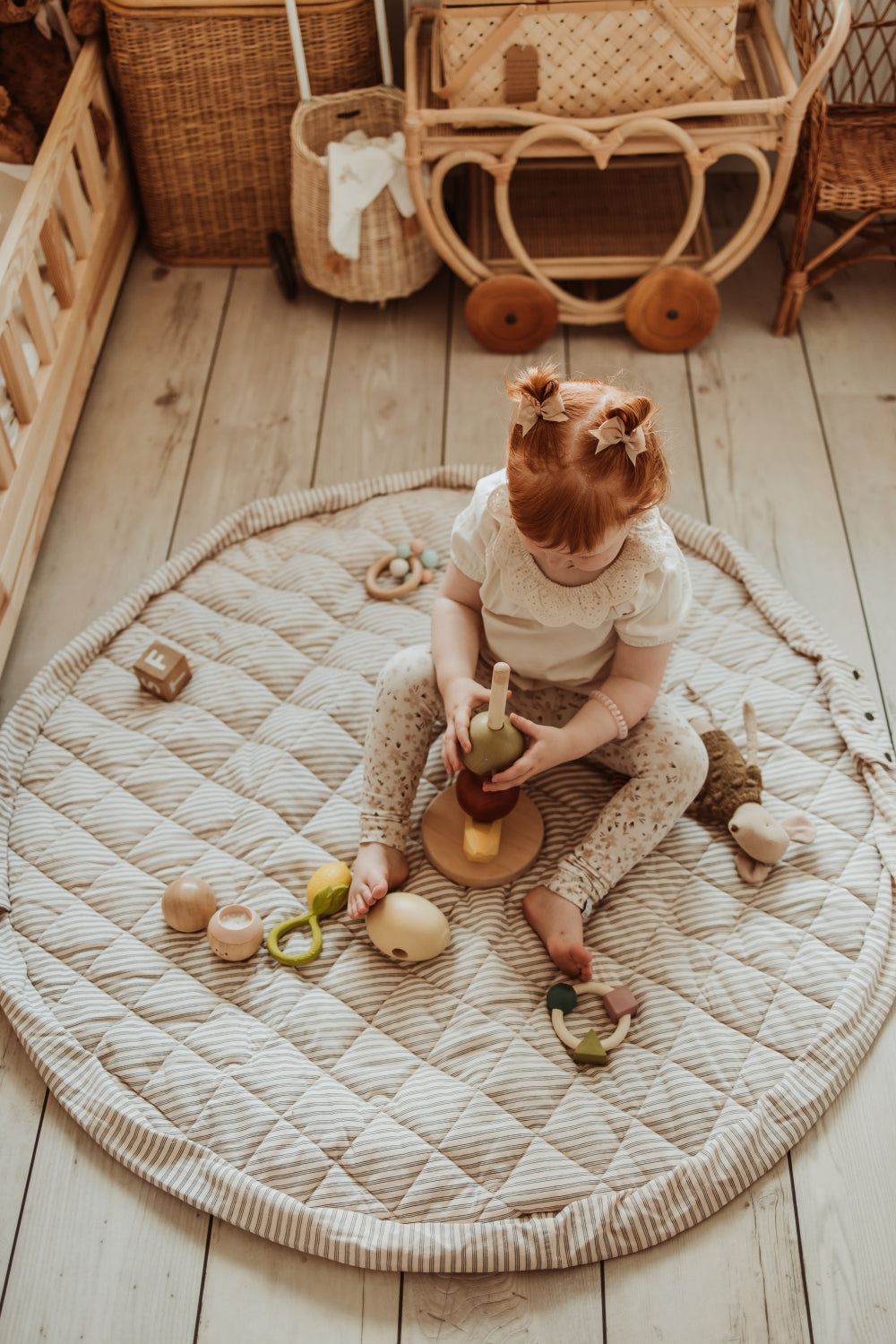 Play & Go baby legetæppe og opbevaring - Blue Stripes Organic