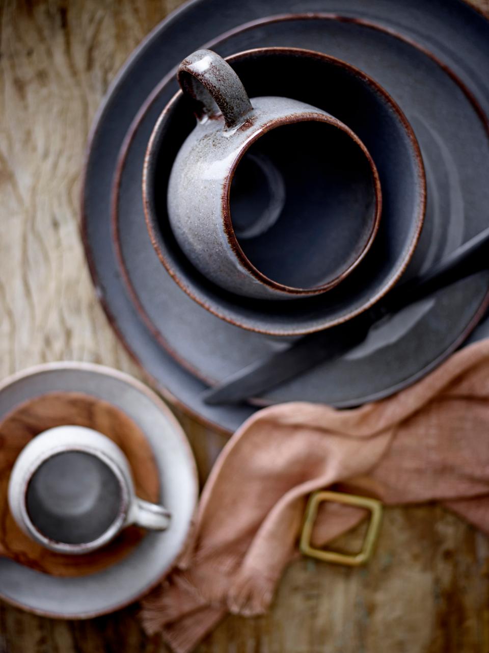 Sandrine Krus, Grå, Stentøj