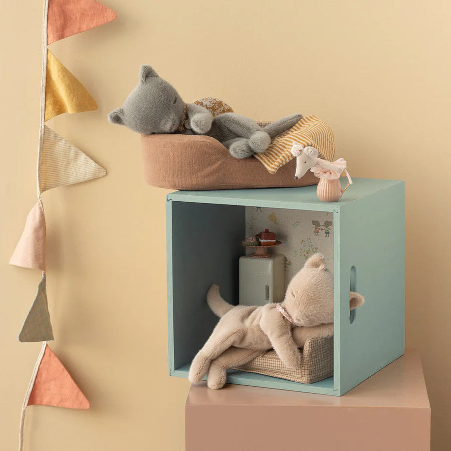 Sovende killing - plys - lille - Fersken