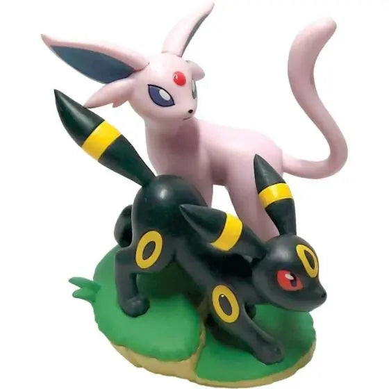 Pokemon TCG: Prismatic Evolutions Premium Figure Collection – Espeon & Umbreon